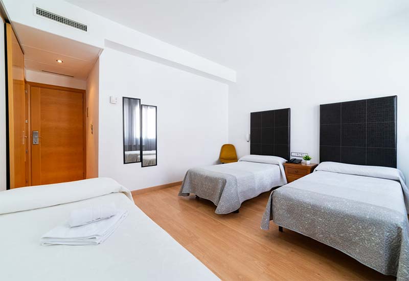 Habitación Triple - Hotel Puerta Cazorla