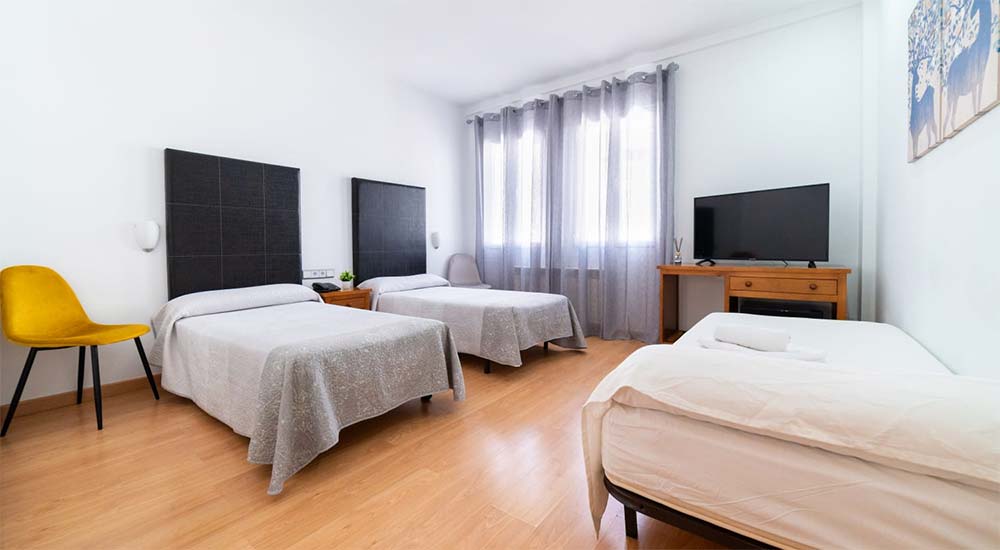 Habitación Triple - Hotel Puerta Cazorla